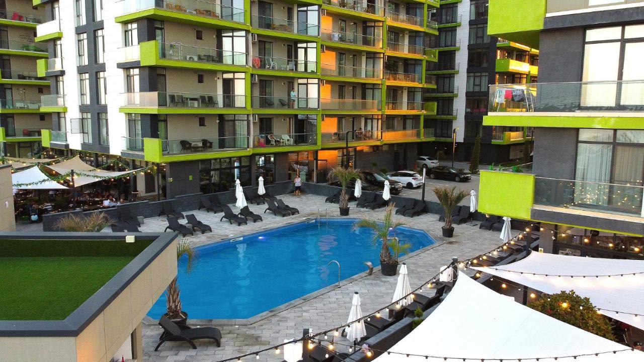 Glamour Red Apartment 22 In Spa Pool Resort مامايا المظهر الخارجي الصورة