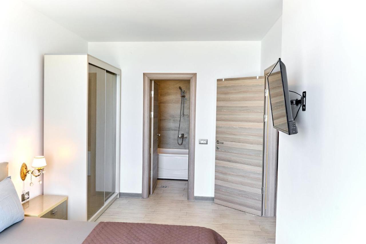Glamour Red Apartment 22 In Spa Pool Resort مامايا المظهر الخارجي الصورة