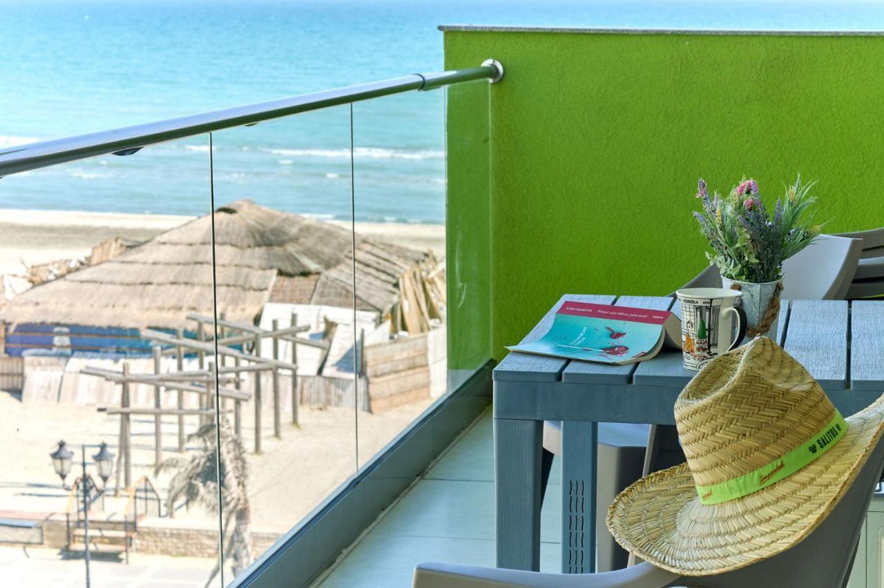 Glamour Red Apartment 22 In Spa Pool Resort مامايا المظهر الخارجي الصورة