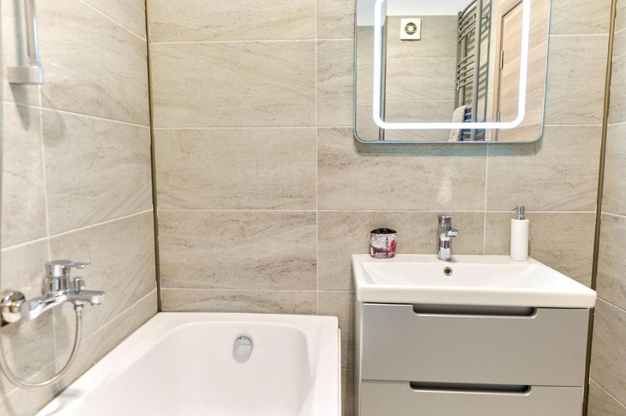 Glamour Red Apartment 22 In Spa Pool Resort مامايا المظهر الخارجي الصورة