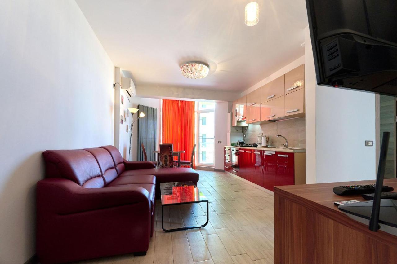 Glamour Red Apartment 22 In Spa Pool Resort مامايا المظهر الخارجي الصورة
